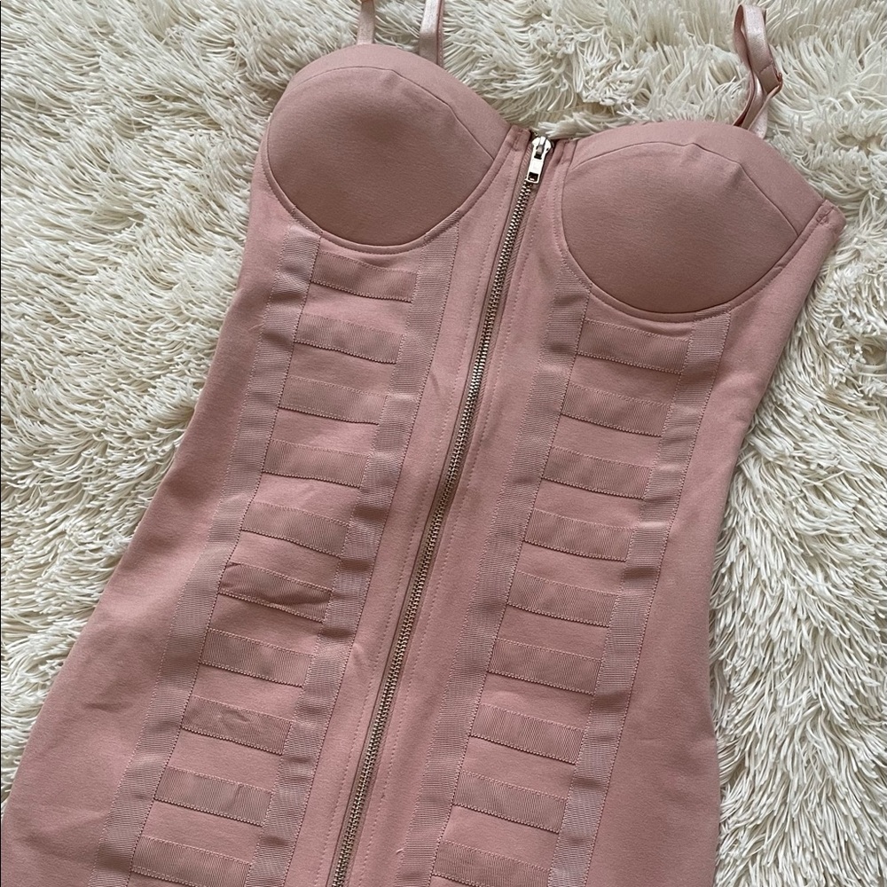 FASHION NOVA - Nude Pink Zip Up Midi Dress